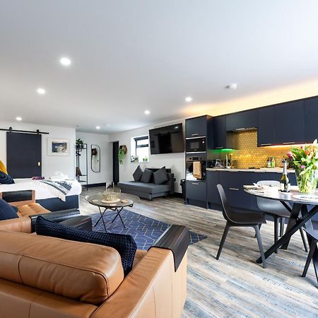 Market Square Apartments Бушмилс Экстерьер фото