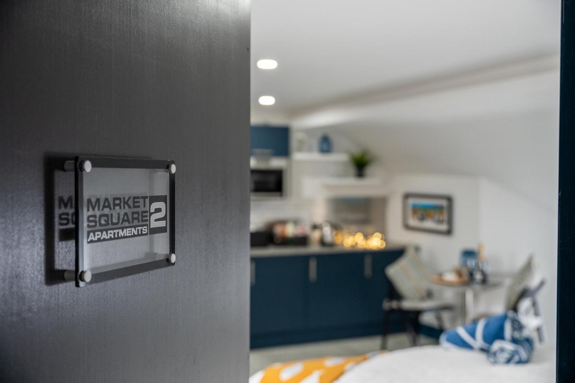 Market Square Apartments Бушмилс Экстерьер фото