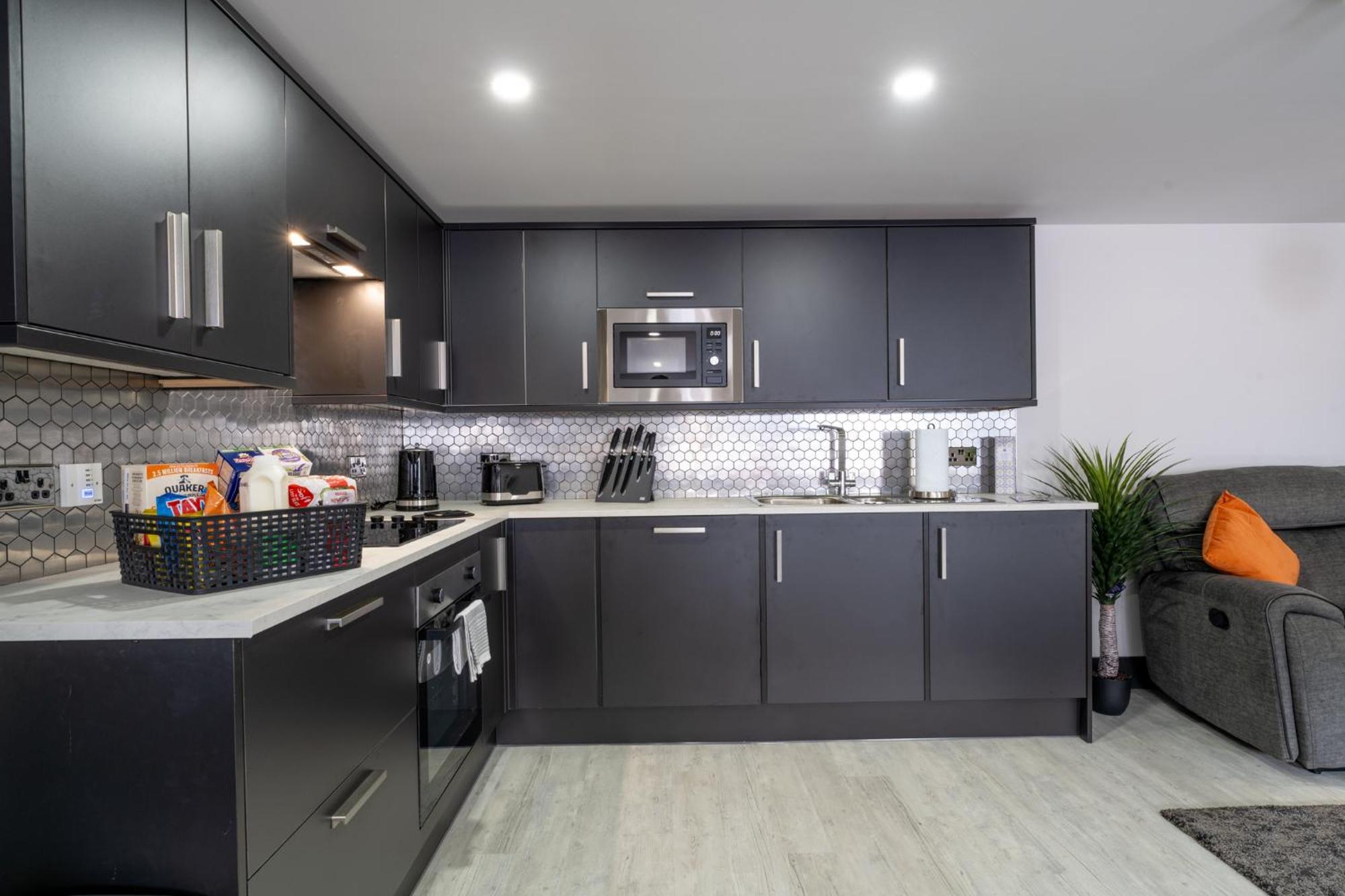Market Square Apartments Бушмилс Экстерьер фото