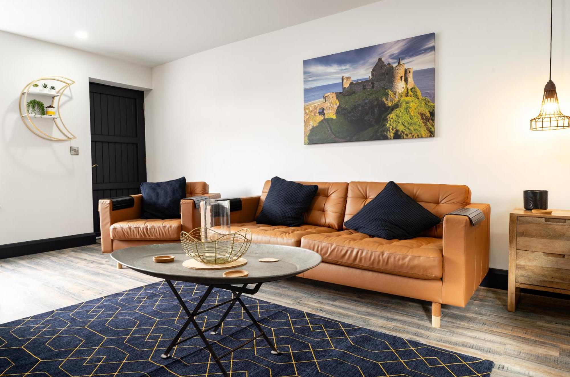 Market Square Apartments Бушмилс Экстерьер фото