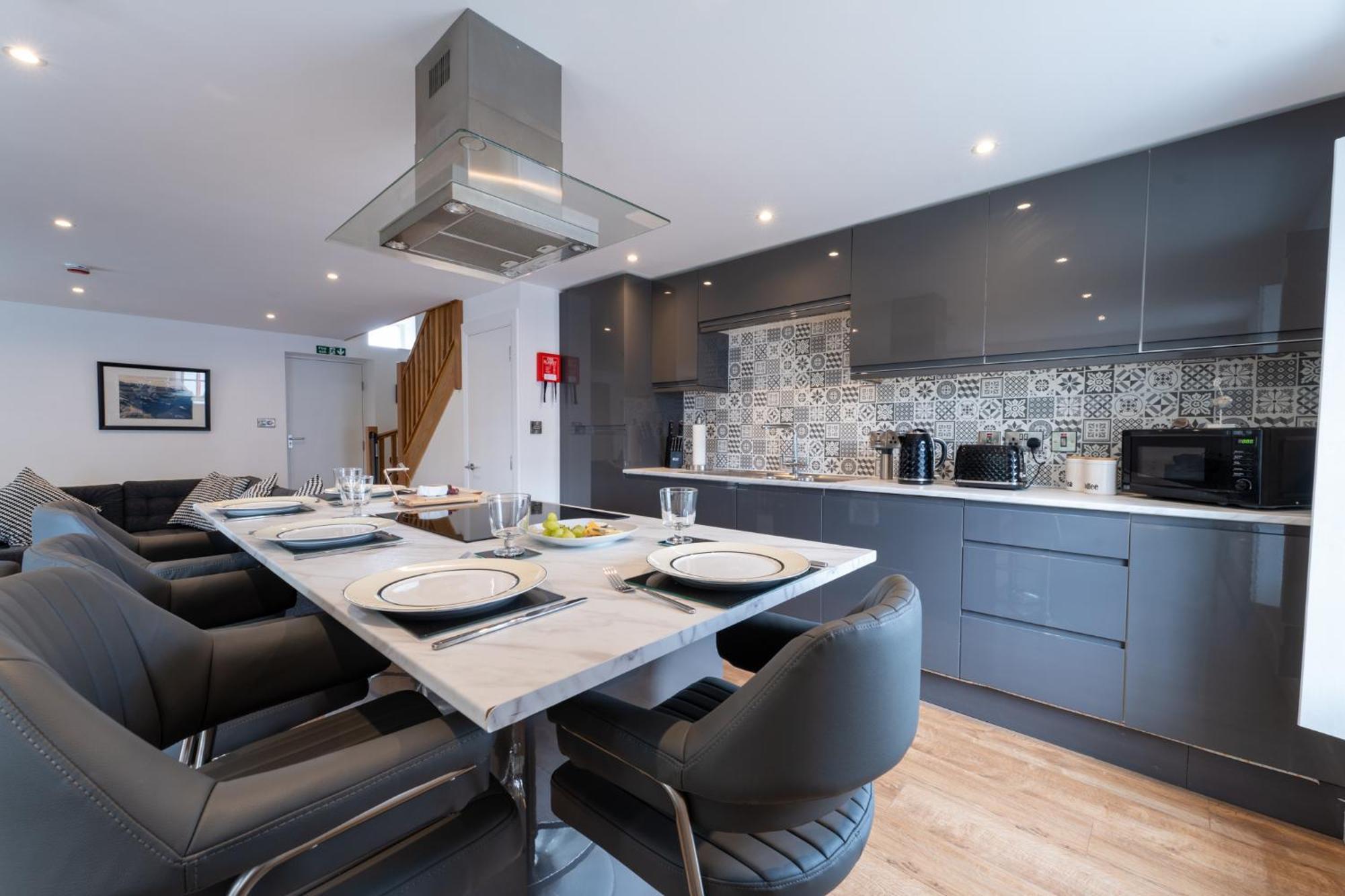 Market Square Apartments Бушмилс Экстерьер фото